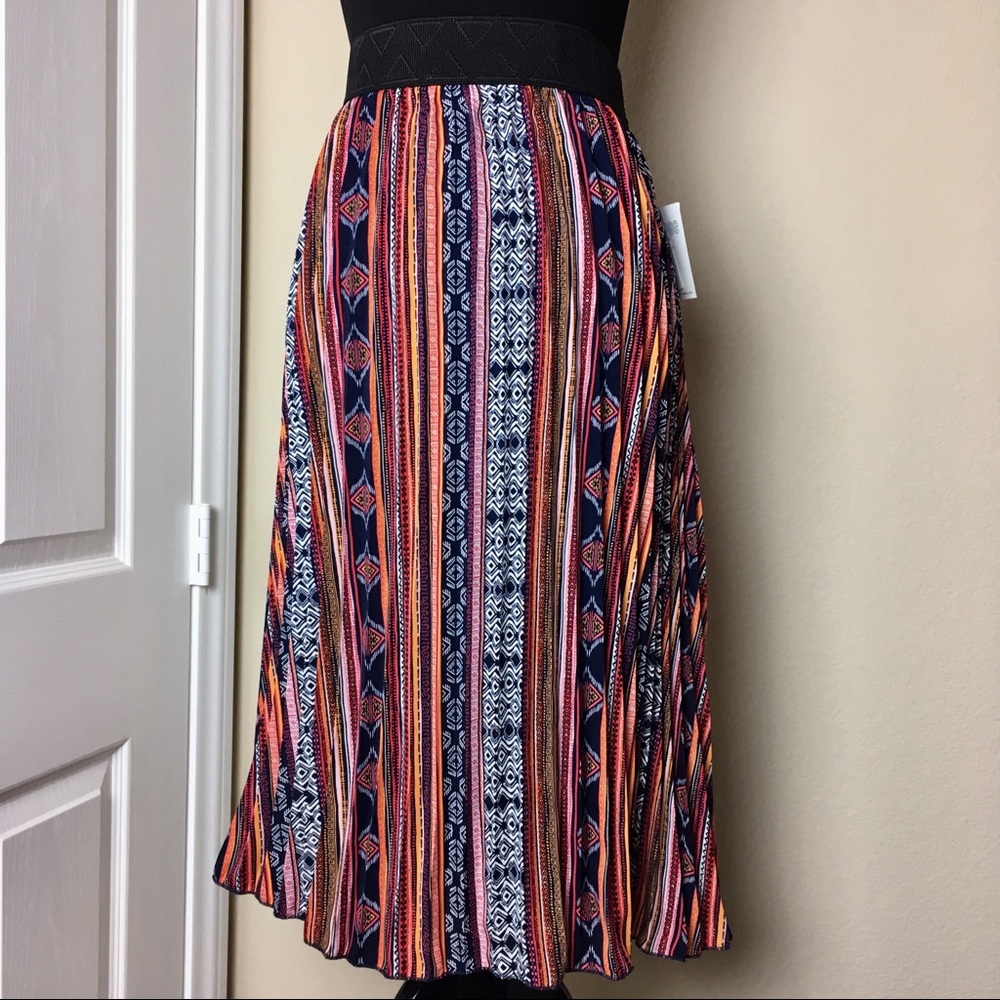 NWT LuLaRoe NAVY Jill Accordion Skirt!